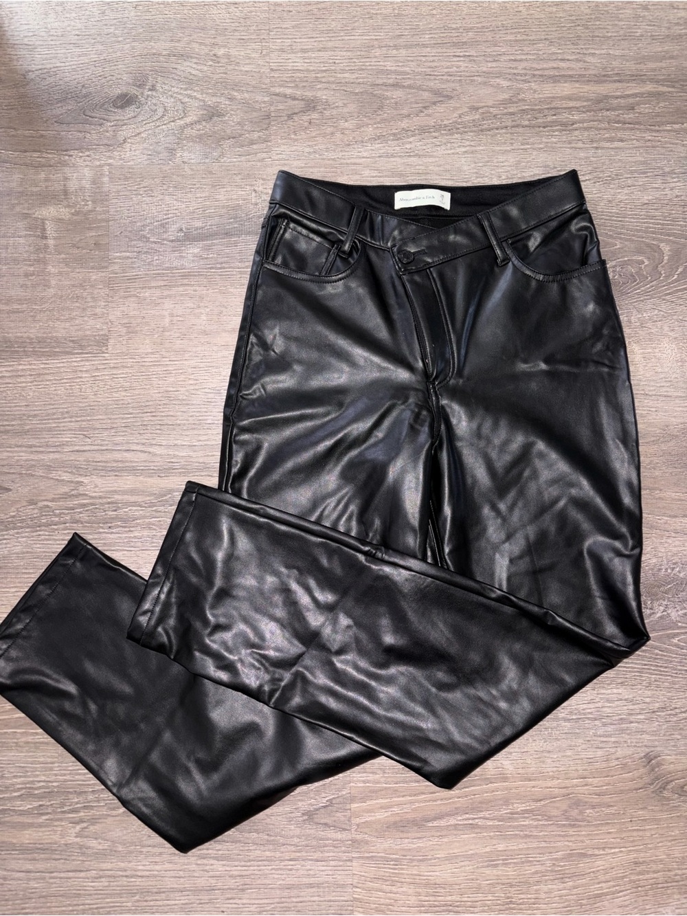 Abercrombie & Fitch Women’s Black Faux Leather Slim Straight Pants Pockets